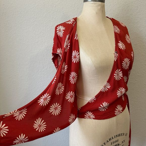 MADEWELL Sash-Tie Wrap Top in Daisy Daydream #AK023 - Picture 4 of 12